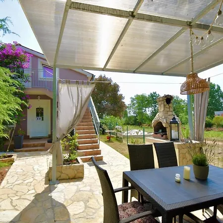 Relaxing House With Spacious Garden 別荘 *