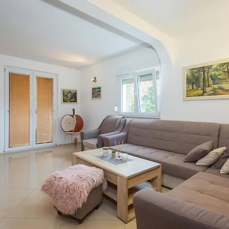 Relaxing House With Spacious Garden 別荘 *