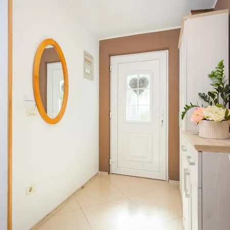 別荘 Relaxing House With Spacious Garden *