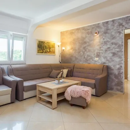 Relaxing House With Spacious Garden Holiday home Medulin