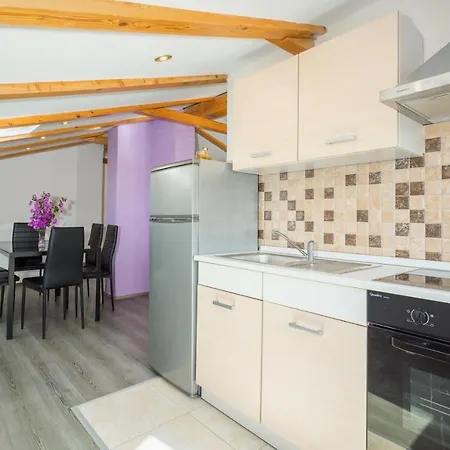 Holiday home Relaxing House With Spacious Garden