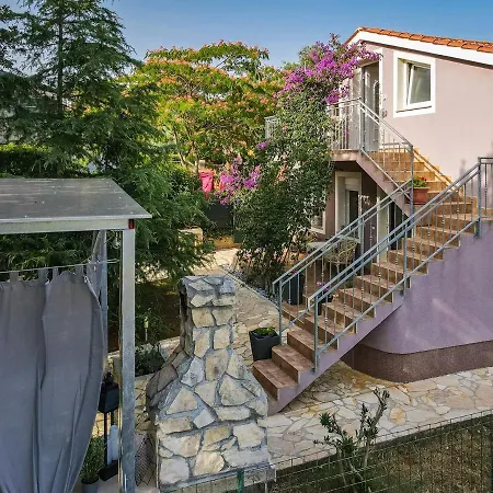 Relaxing House With Spacious Garden Holiday home